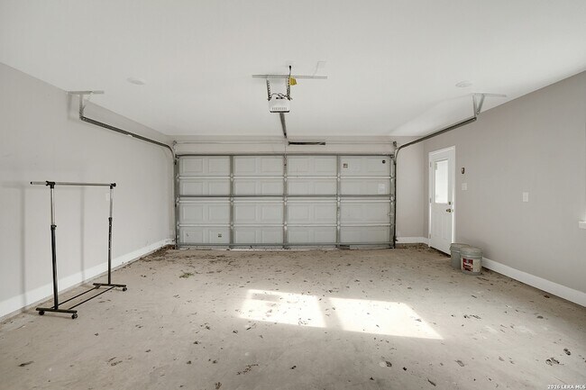 Building Photo - 839 Oasis St