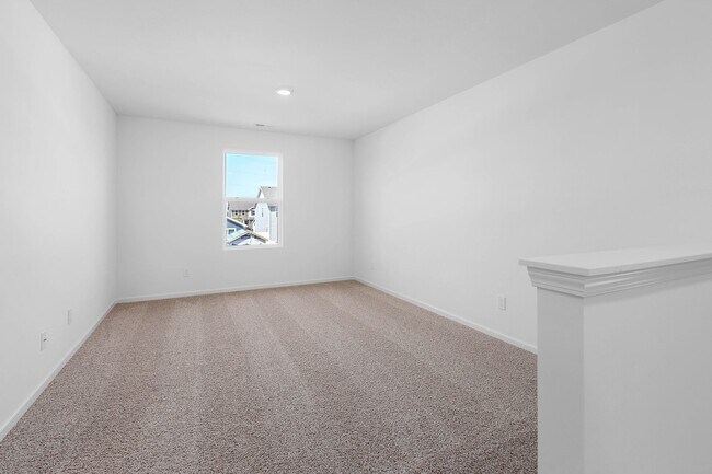 Building Photo - 3 bed Plus Bonus Room  2.5 bath 2,251 sq. ...