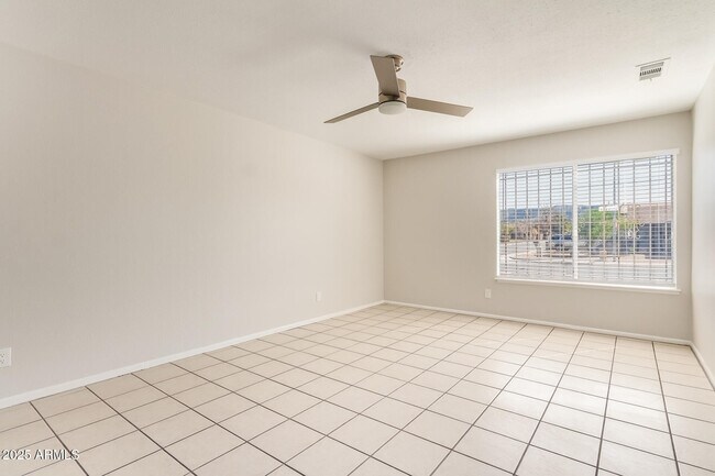 Building Photo - 1754 E Alta Vista Rd