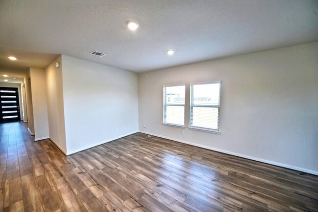 Building Photo - Beautiful Home Now Available in Orchard Pa...