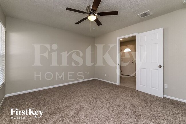 Building Photo - 1418 Stonehaven Way