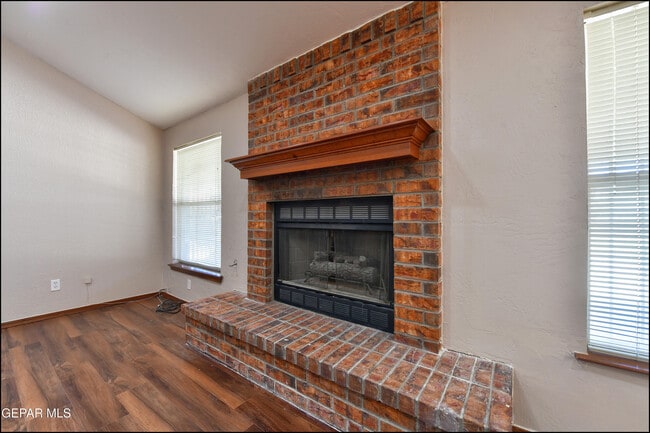 Building Photo - 6451 Loma De Cristo Dr