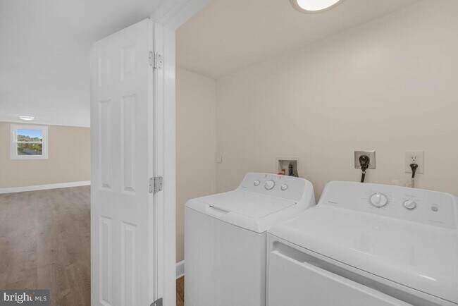 Building Photo - 332 Ridge Rd