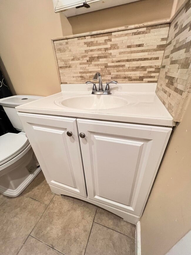 Building Photo - 133 Salisbury E