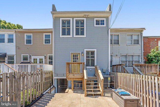 Building Photo - 1716 M St NE
