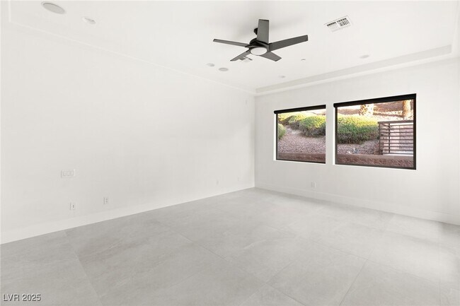 Building Photo - 540 Regents Gate Dr