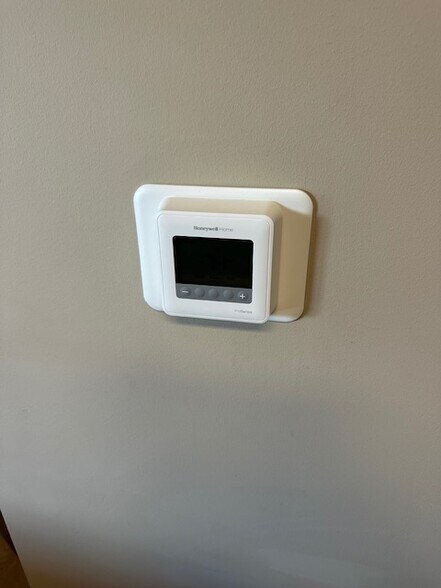 Building Photo - 1032 N Washington Ave