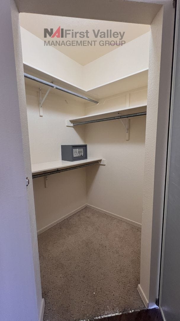 Building Photo - 2 Bedrooms, 2 Baths