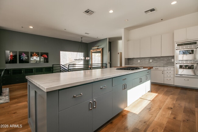 Building Photo - 4201 N Marshall Way