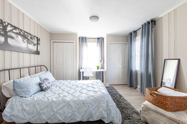 Bedroom 2 - 1111 Herrin Ave