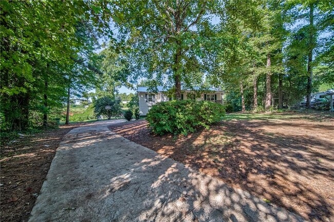 Building Photo - 216 Cedar Valley Ct