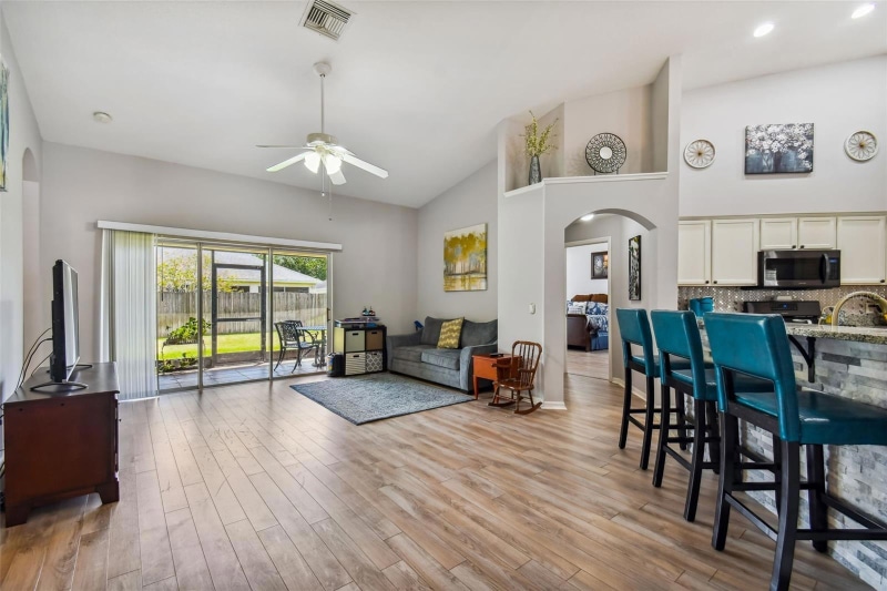 Building Photo - 7124 Colonial Lake Dr