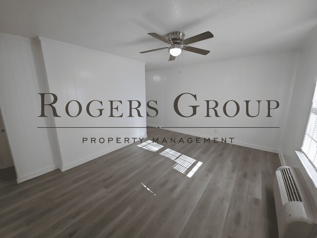 Building Photo - #450 - 109-111 Carter St Duplex