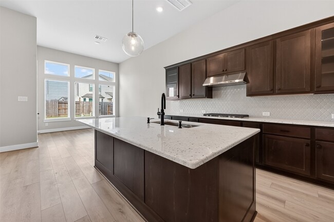 Building Photo - 2022 Serene Spgs Dr