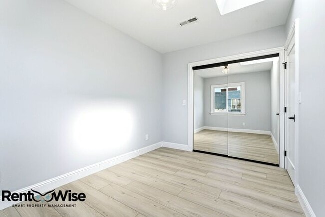 Building Photo - 1401 39th Ave