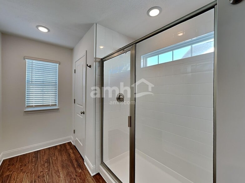 Building Photo - 802 Castor Ct