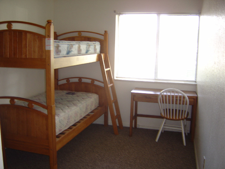 Smaller Room, Great Rent Price! - 151 E 300 N