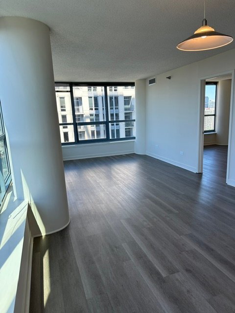 Building Photo - 1261 S Michigan Ave