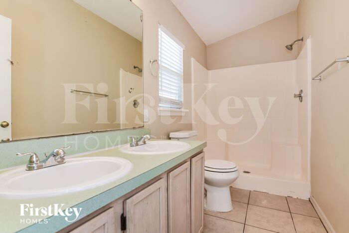 Building Photo - 833 Clear Creek Cir