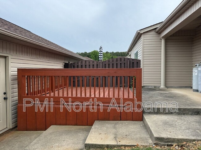 Building Photo - 1012 Scarlet Woods