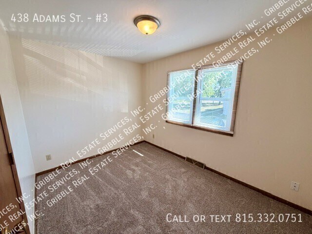 Building Photo - 438 Adams St