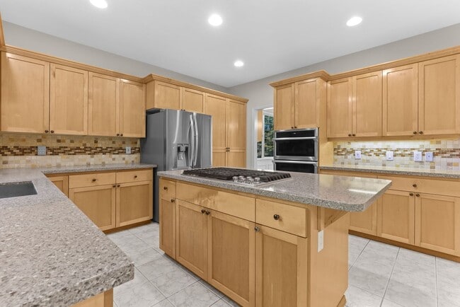 Building Photo - FOR RENT: CORNER LOT, Immaculate, lovely and spacious home - 5 bed, 3 bath + bonus room with 3-ca...