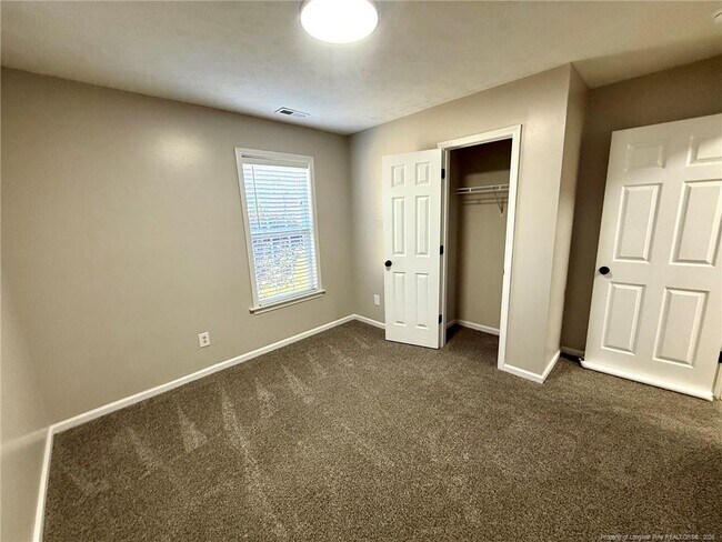 Building Photo - 604 Raven Pl