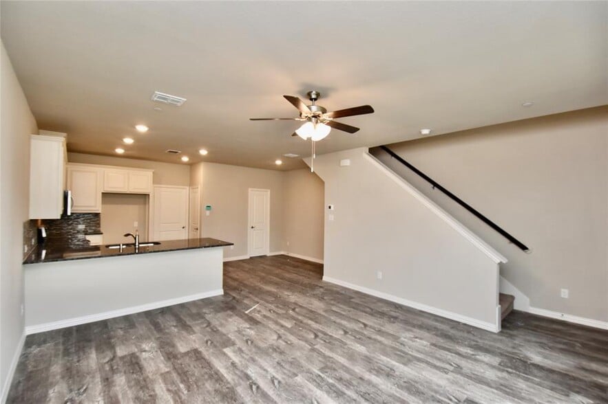 Living/Dining - 3405 Solana Cir