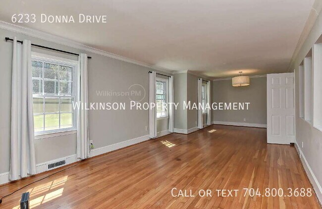 Building Photo - 6233 Donna Dr