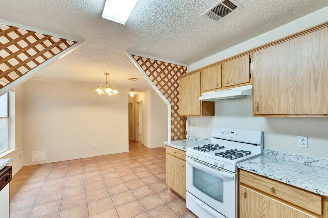 Building Photo - 1625 Sylvia Ct