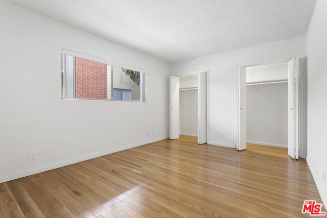 Building Photo - 11947 Kiowa Ave