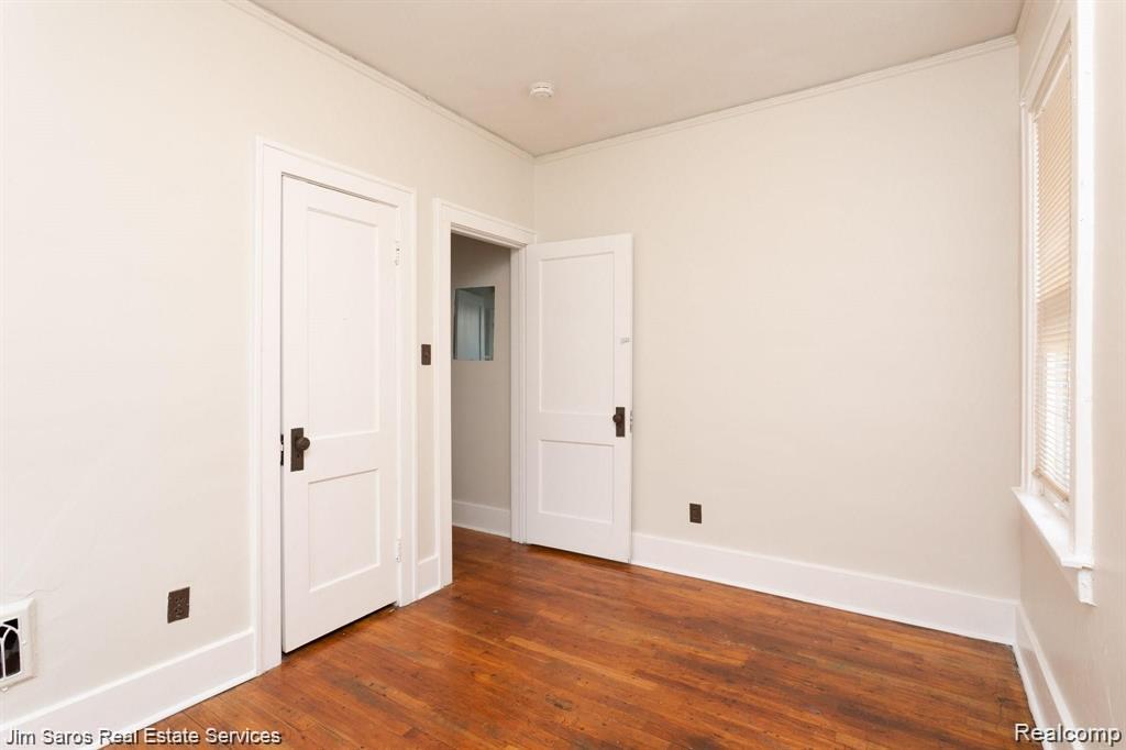 Building Photo - 987 Beaconsfield Ave