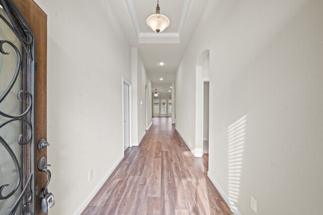 Building Photo - 15114 Winthrop Manor Way