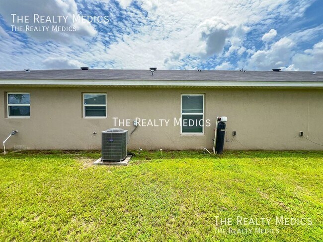 Building Photo - 8106 Juniper Rd