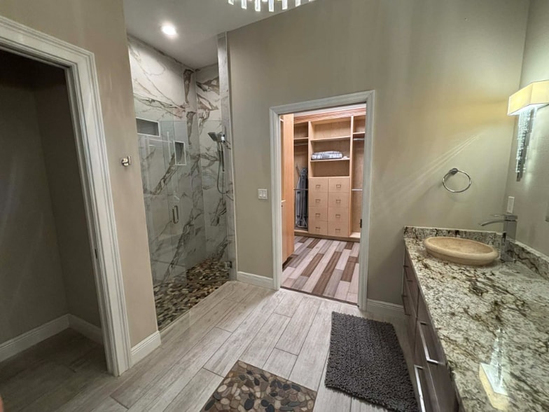 Building Photo - 415 4th Ave SW