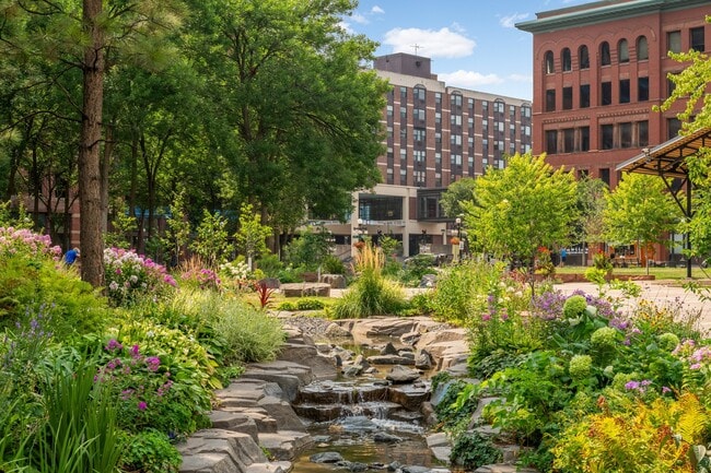 Building Photo - Mears Park Place