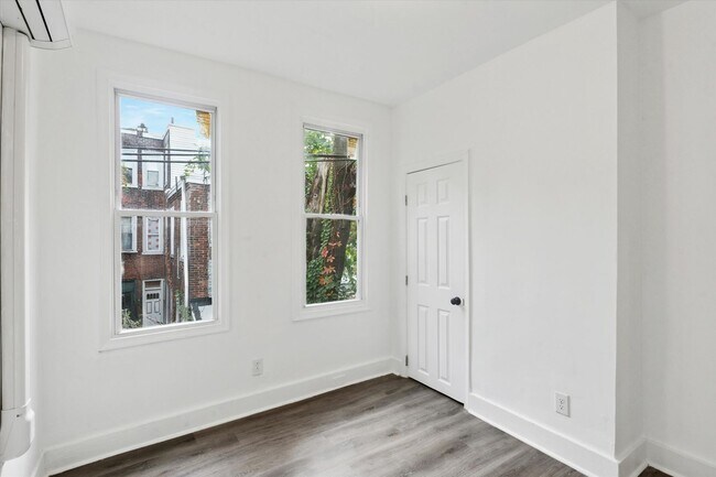 Building Photo - 3 Bedroom House North Philly- Newly Renovated
