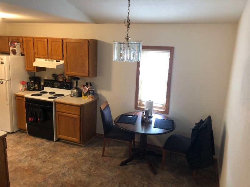 Building Photo - 611 Seminole Way