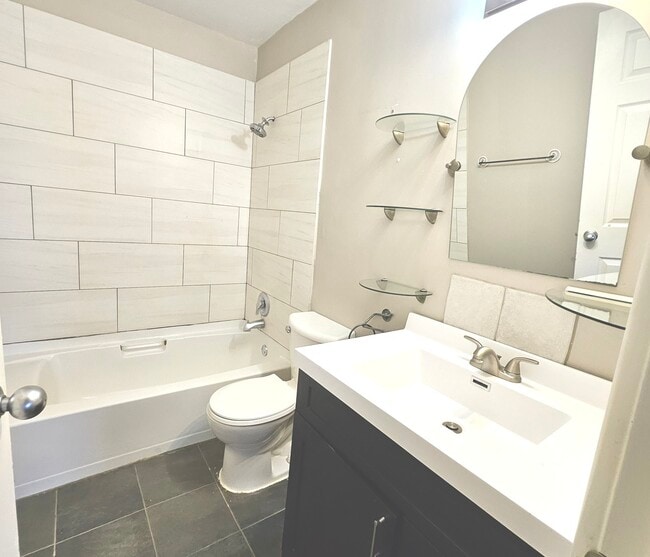 Building Photo - 1375 Rebecca Dr