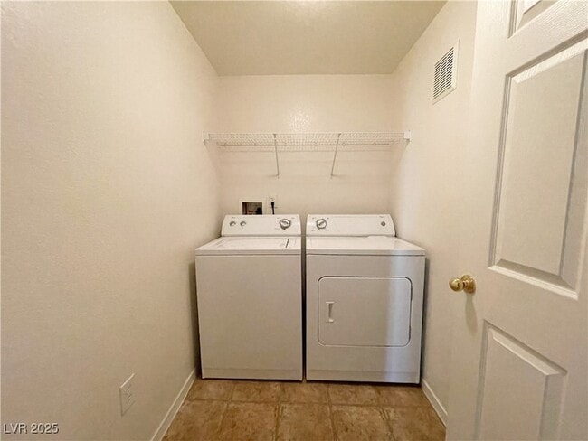 Building Photo - 6160 Rumrill St