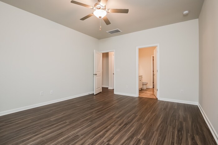 Building Photo - 119 Shire Dr