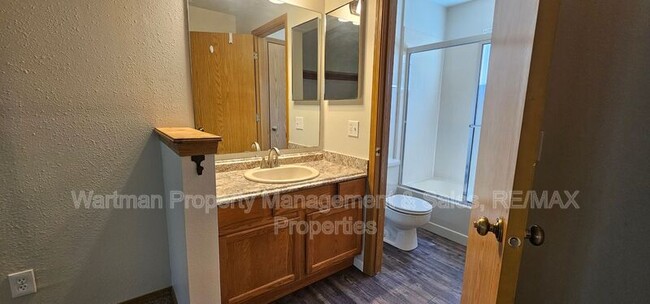 Building Photo - 2039a Palm Dr