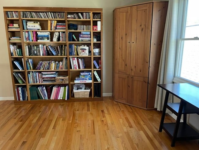 Building Photo - Single Family Home within Lexington City Limits