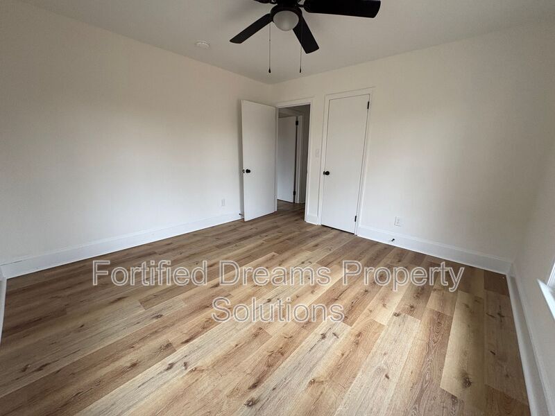 Building Photo - 429 Peeden Dr