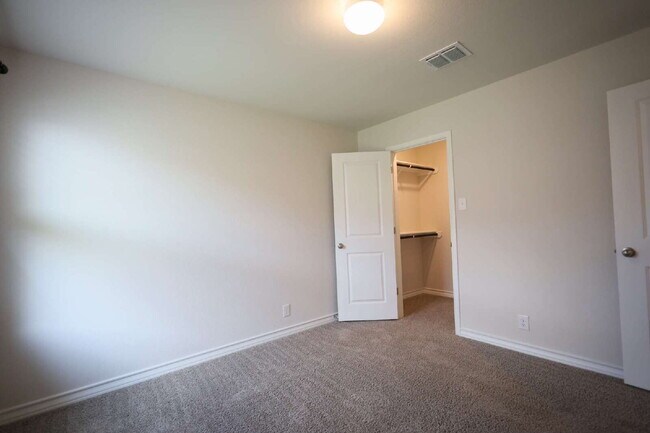 Building Photo - "Charming 4-Bed Sanctuary in San Antonio –...