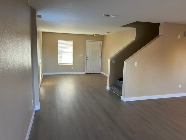 Building Photo - 8870 Sunset Breeze Dr