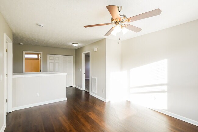 Building Photo - 305 Stewart Springs Dr