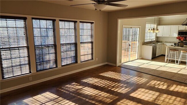 Building Photo - 3330 Ridgefair Dr