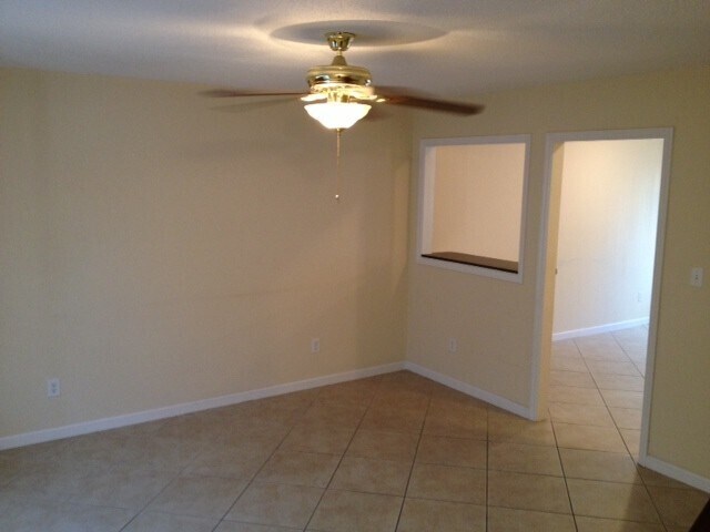Building Photo - 2 bedroom, 1.5 bathroom located in the desirable Haymount Area!
