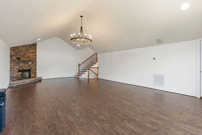 Building Photo - 298 Gillette Dr